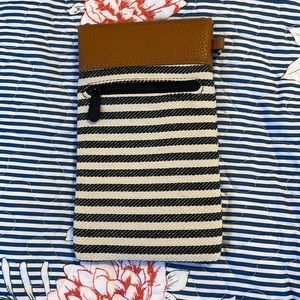 Thirty-One eyeglass case